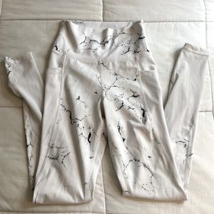 Buff bunny white marble leggings with side pockets